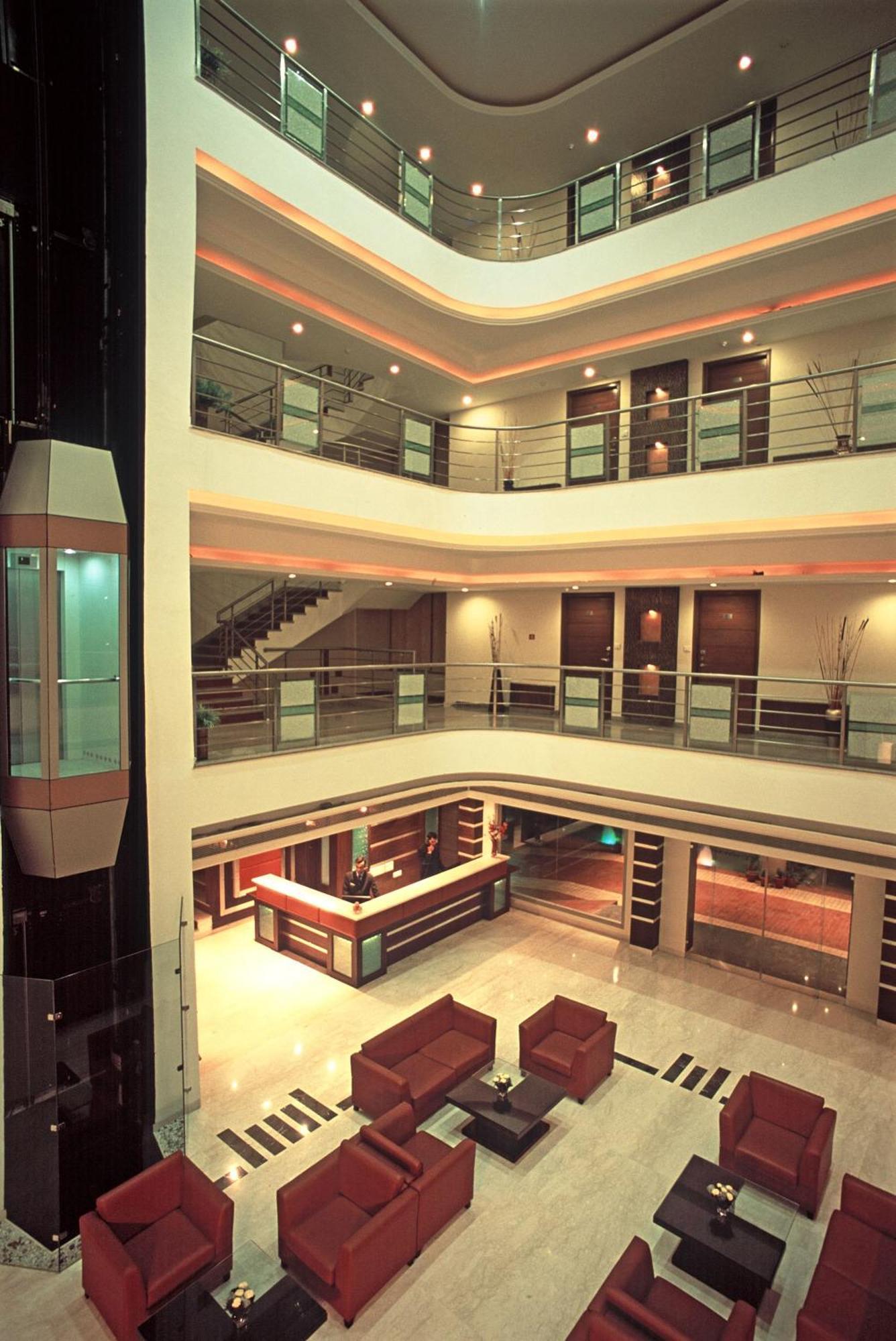 Lemon Tree Hotel Baddi Exterior photo